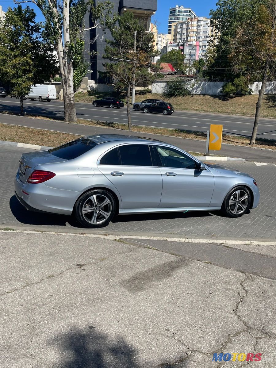 2017' Mercedes-Benz E-Class photo #5