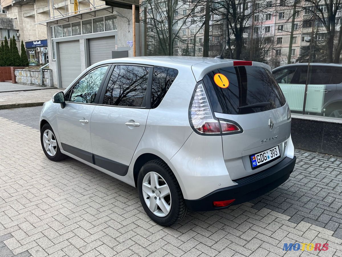 2013' Renault Scenic photo #3