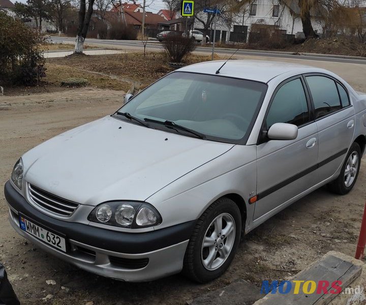 2000' Toyota Avensis photo #1