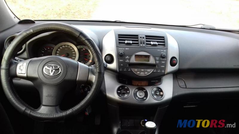 2007' Toyota RAV4 photo #2