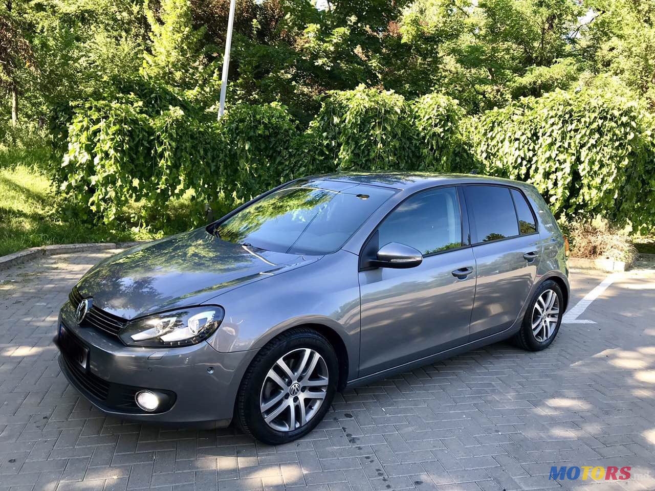 2011' Volkswagen Golf photo #2