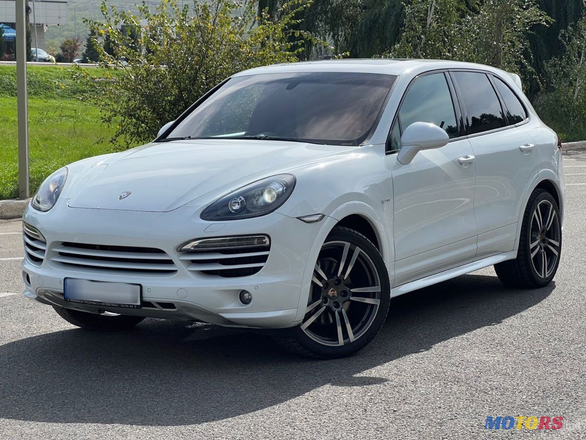 2012' Porsche Cayenne photo #3