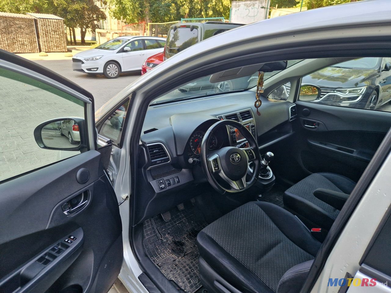 2012' Toyota Verso-S photo #6