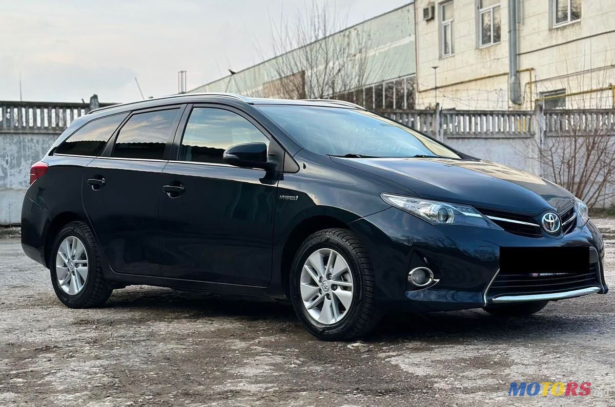 2014' Toyota Auris photo #2