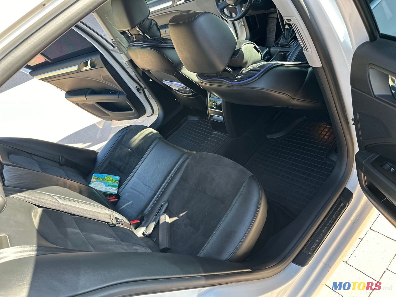 2014' Skoda Superb photo #5