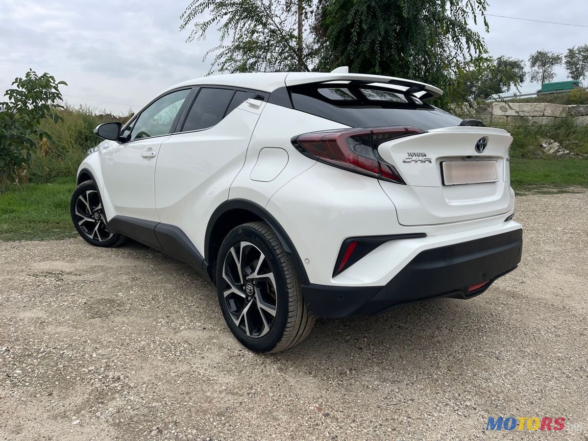 2019' Toyota C-HR photo #3