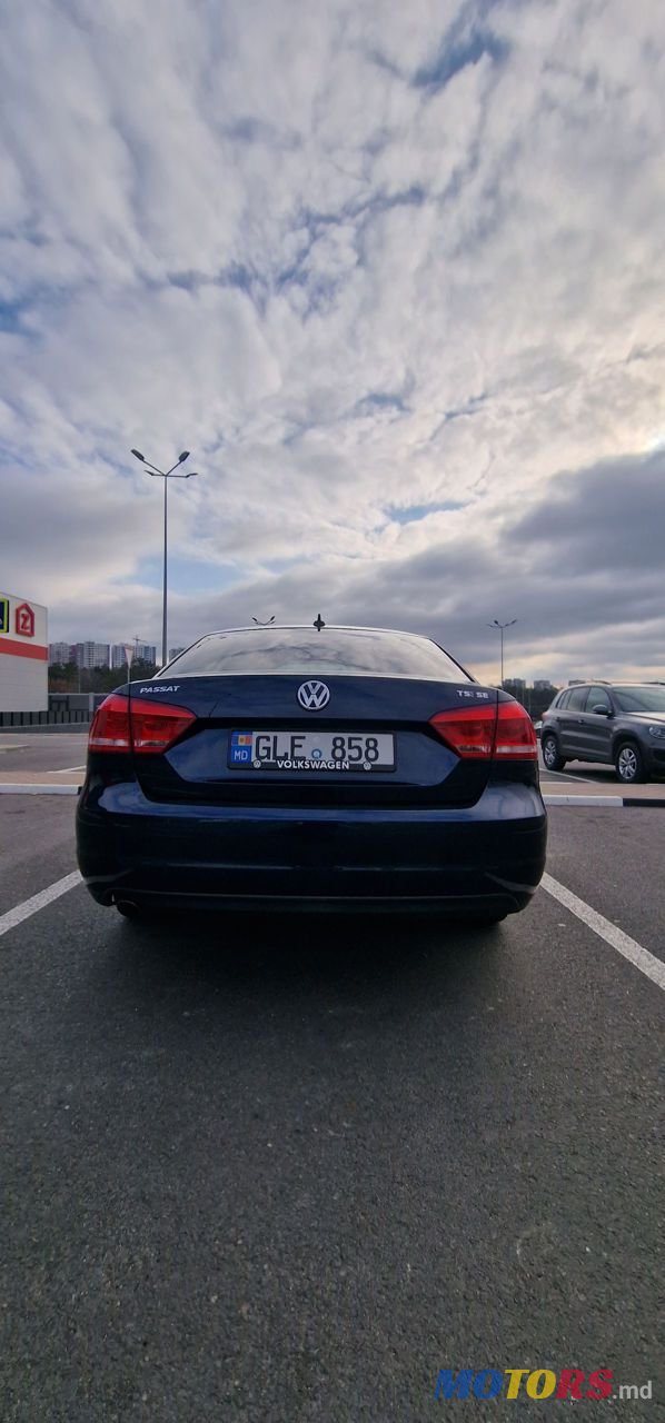 2014' Volkswagen Passat photo #4