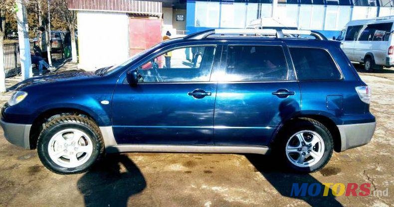 2003' Mitsubishi Outlander photo #1
