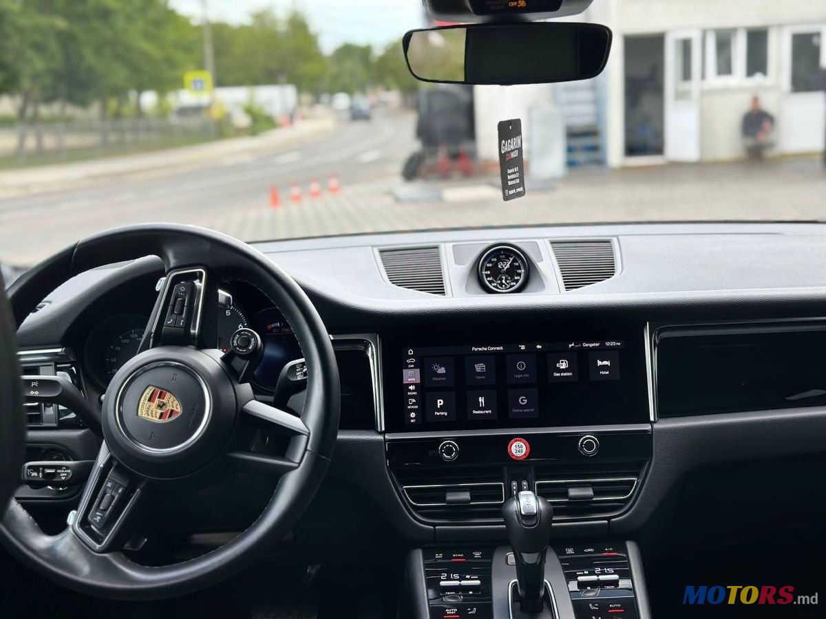 2022' Porsche Macan photo #5