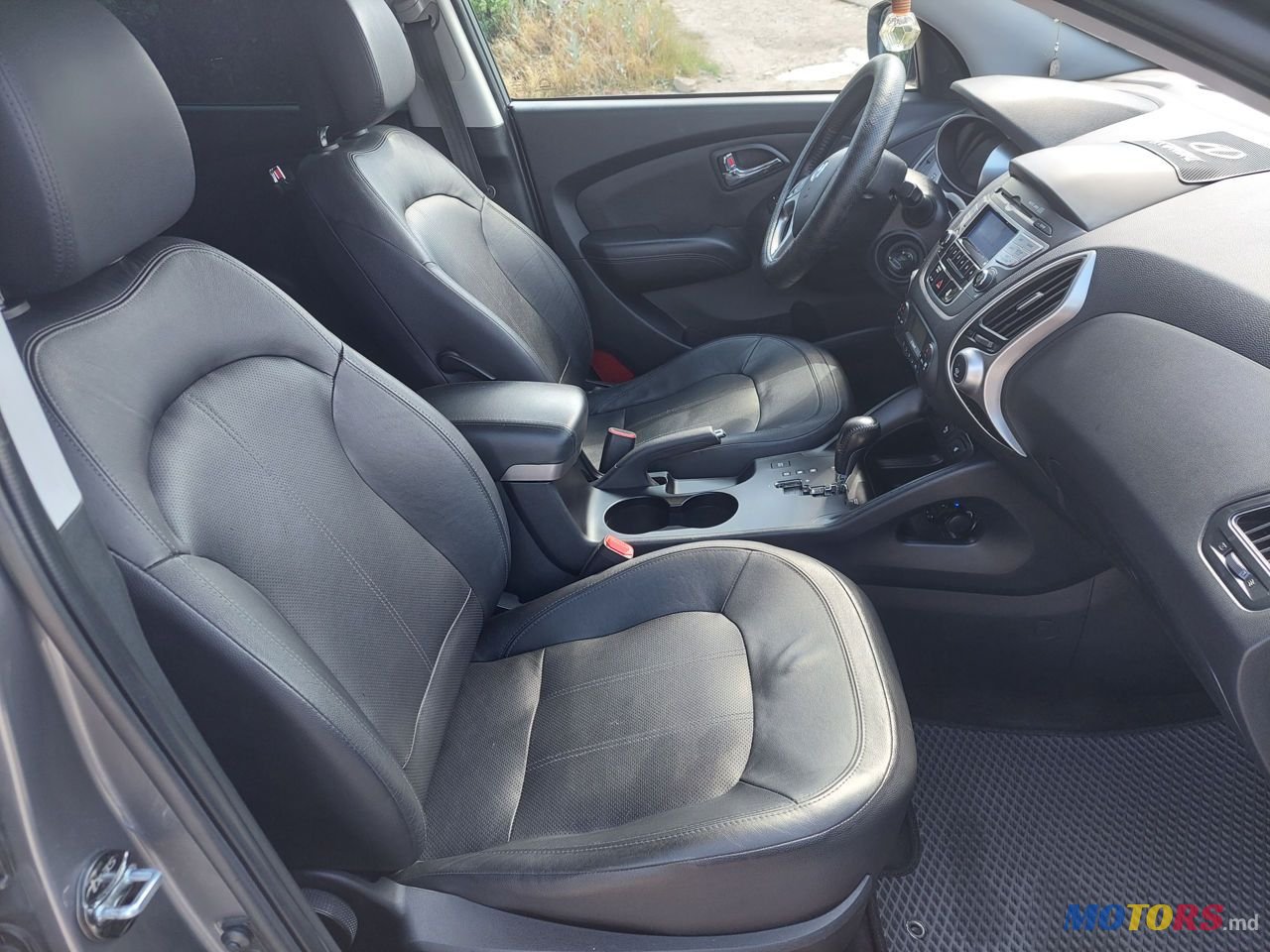 2012' Hyundai ix35 photo #6