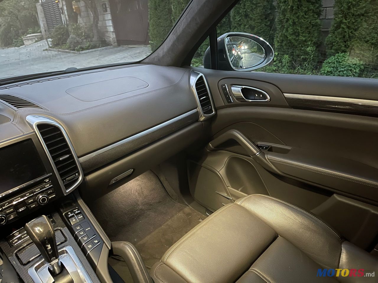 2015' Porsche Cayenne photo #5