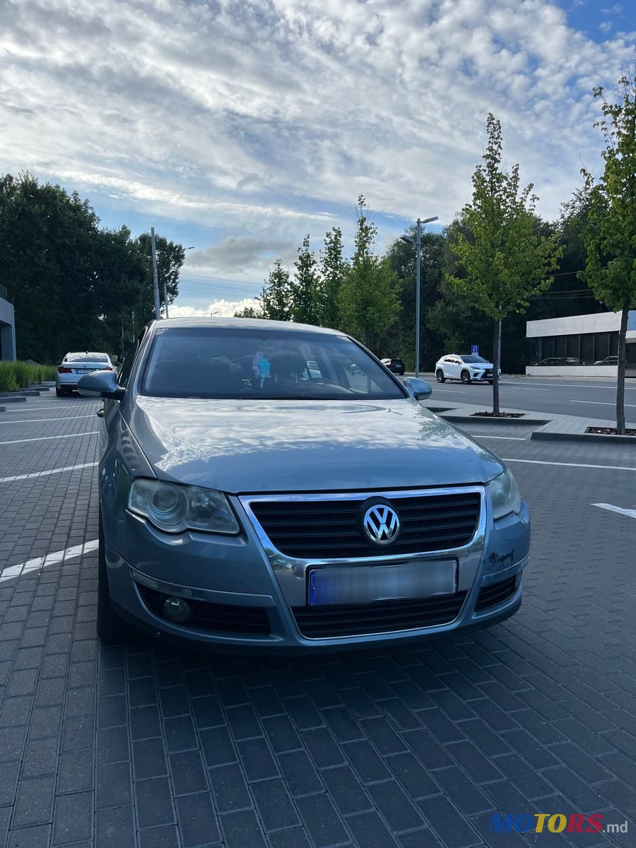 2009' Volkswagen Passat photo #3