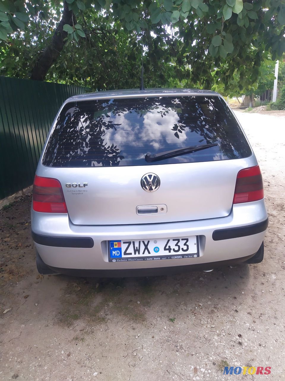 2003' Volkswagen Golf photo #2