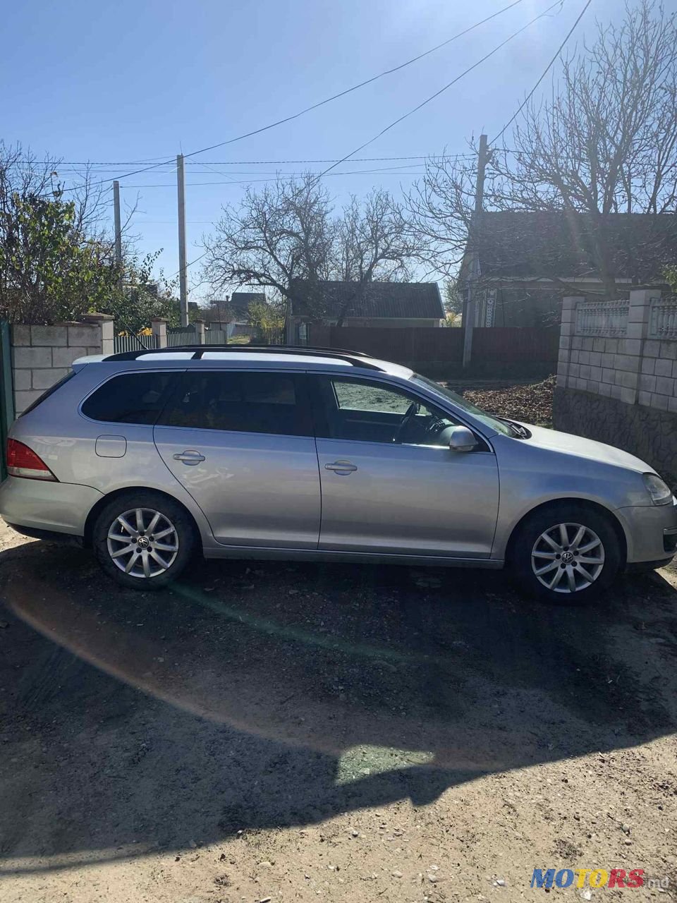 2009' Volkswagen Golf photo #2