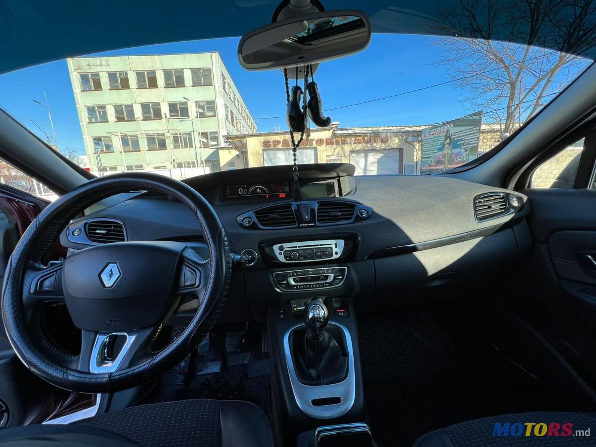 2013' Renault Grand Scenic photo #4