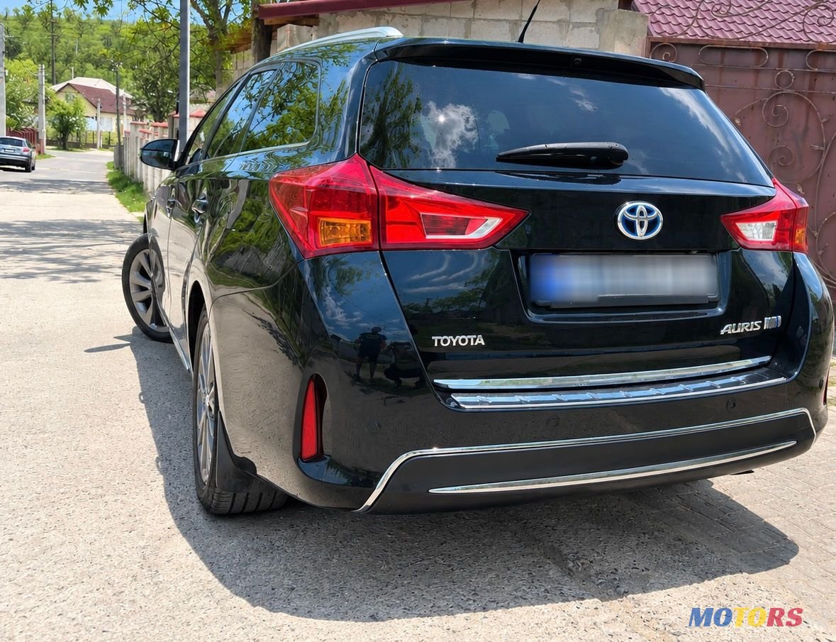 2014' Toyota Auris photo #2
