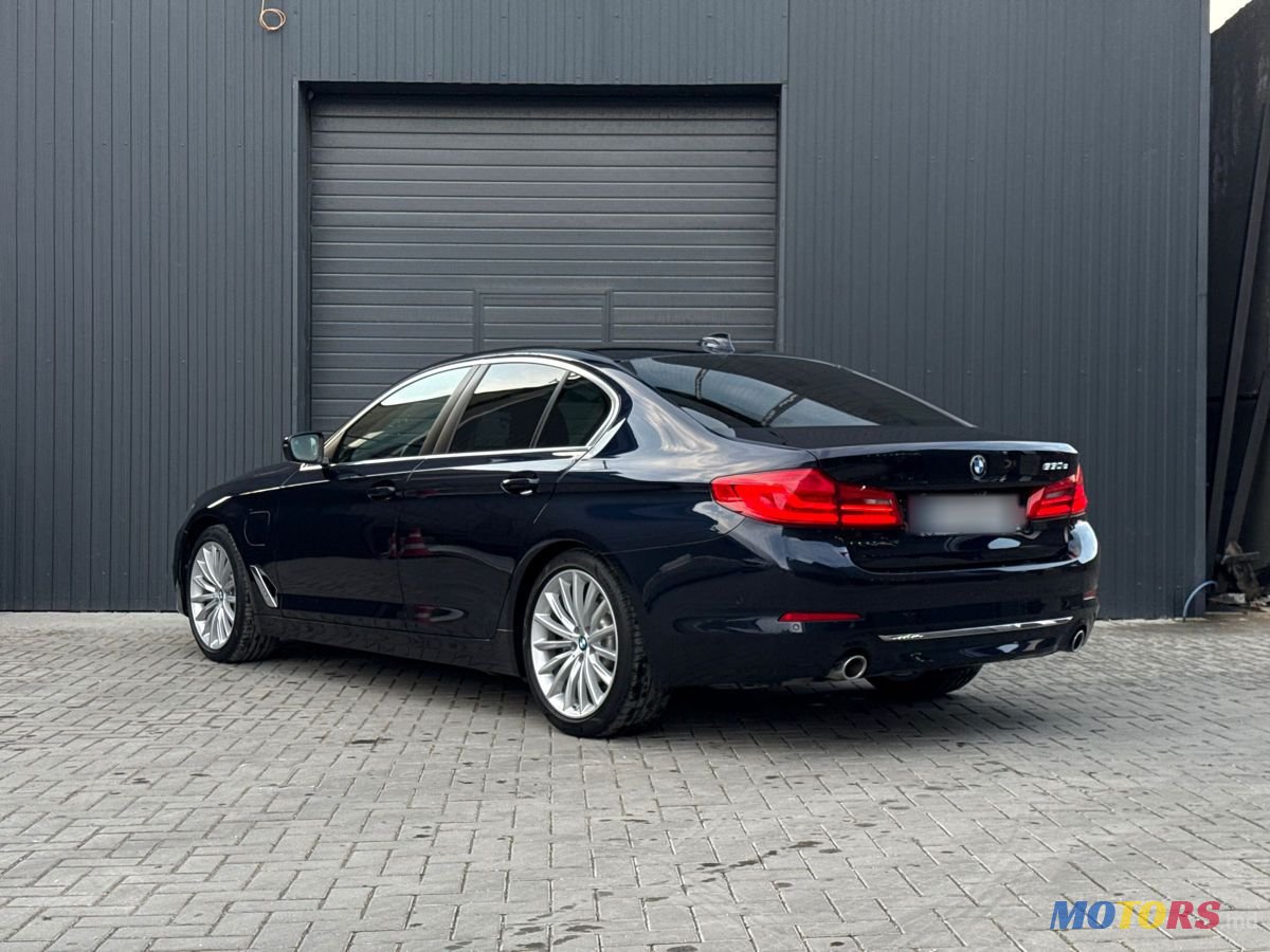 2020' BMW 5 Series photo #4