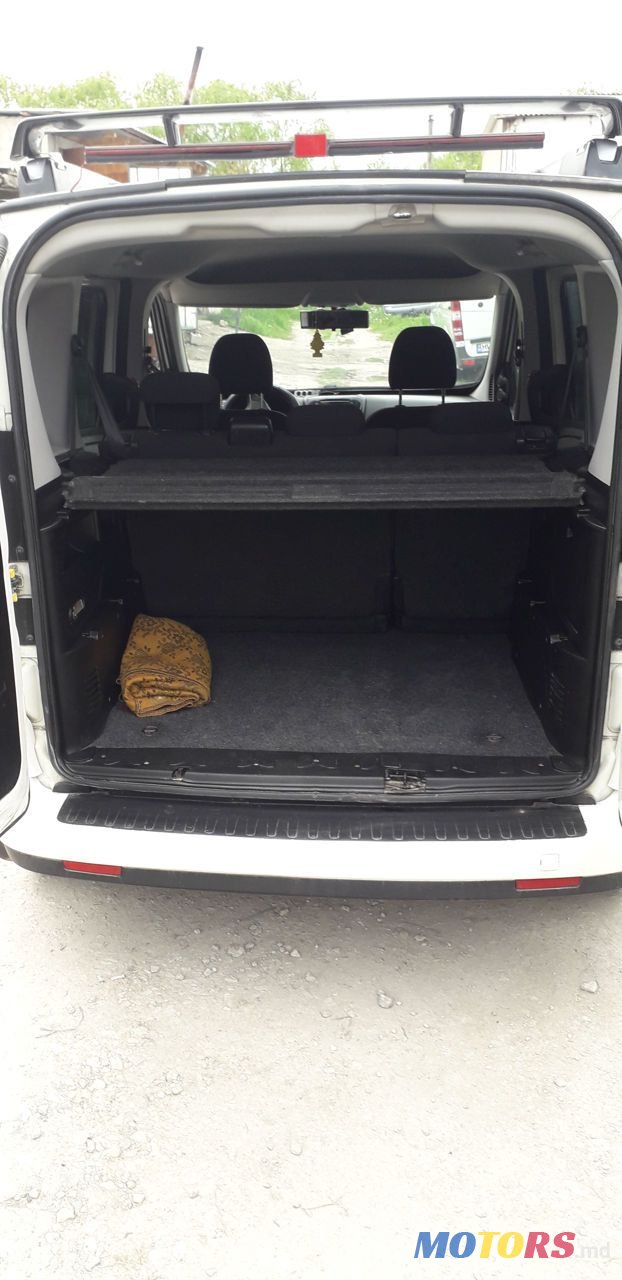 2010' Fiat Doblo photo #5