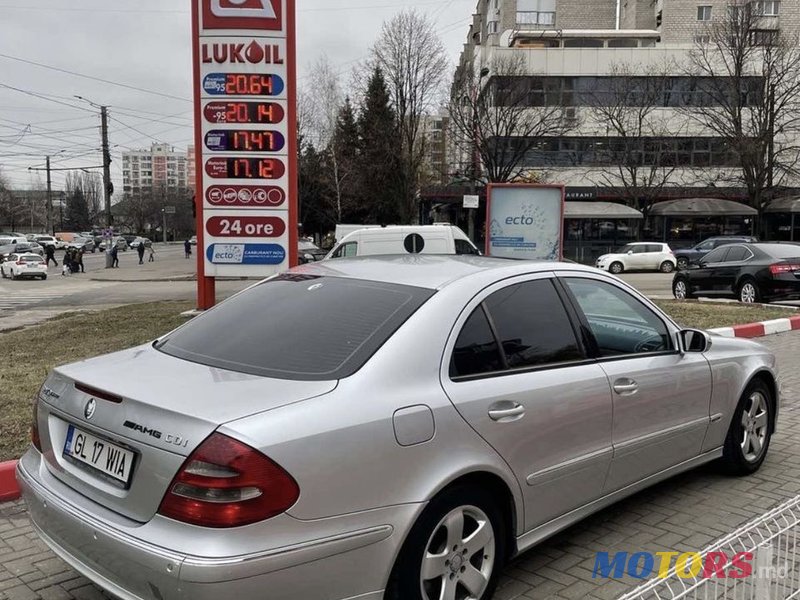 2004' Mercedes-Benz E Класс photo #3