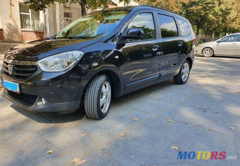 2013' Dacia Lodgy photo #1