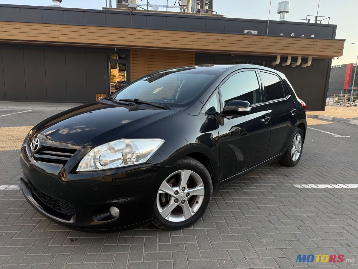 2010' Toyota Auris photo #1