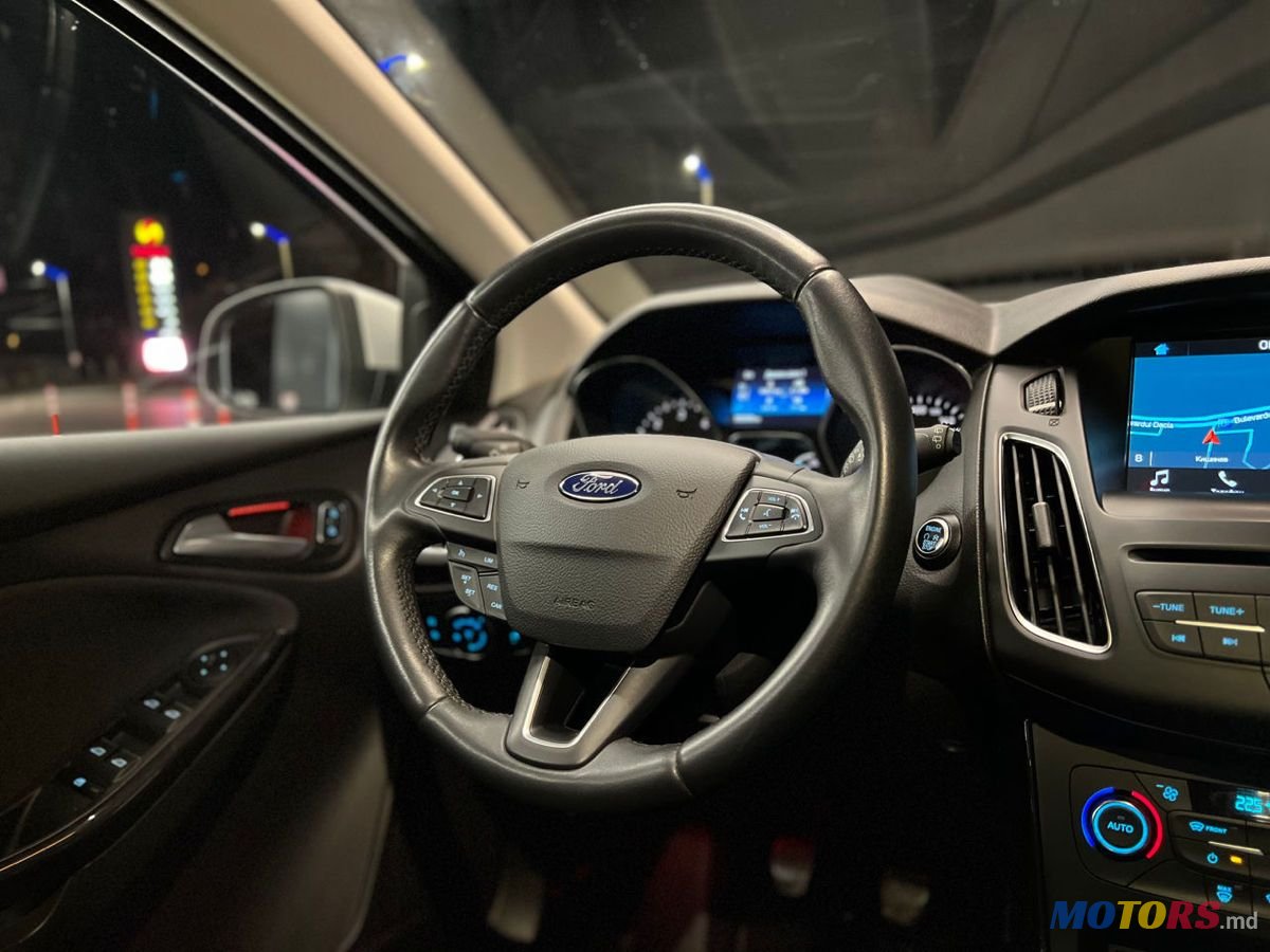 2017' Ford Focus photo #6