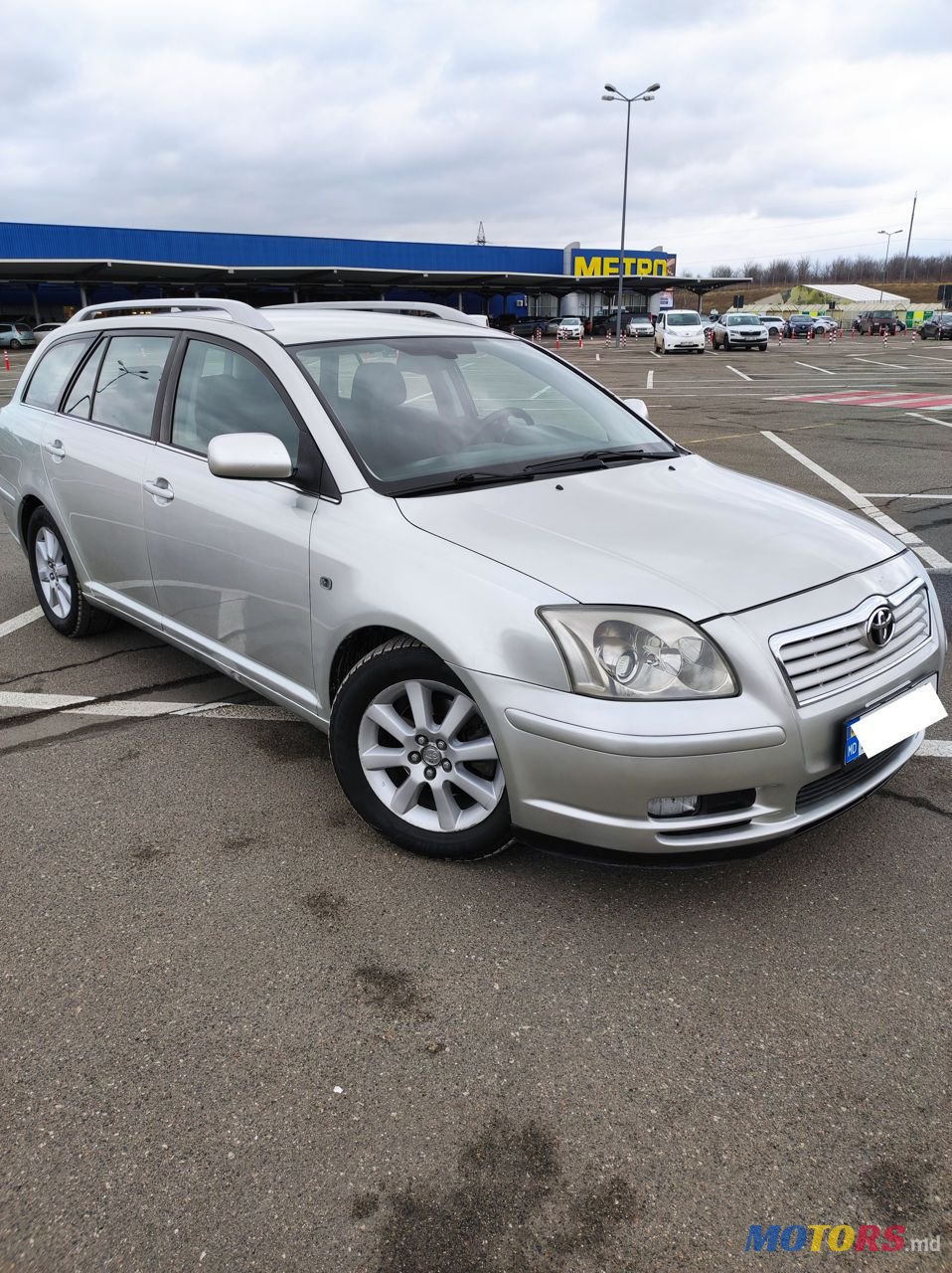 2004' Toyota Avensis photo #2