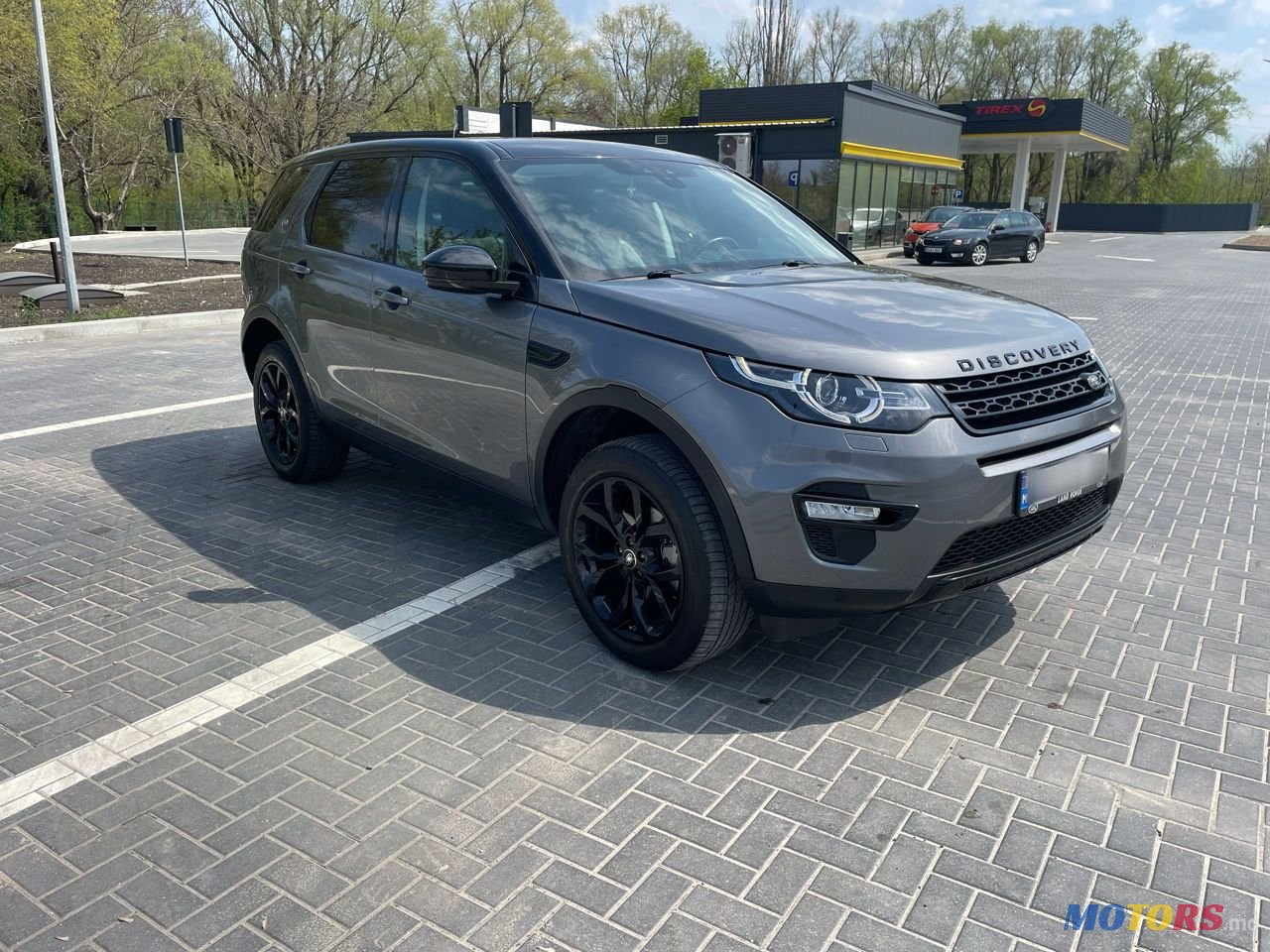2015' Land Rover Discovery Sport photo #3