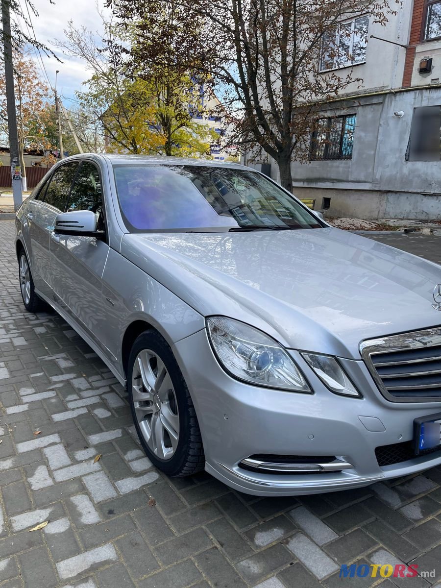 2009' Mercedes-Benz E Класс photo #2