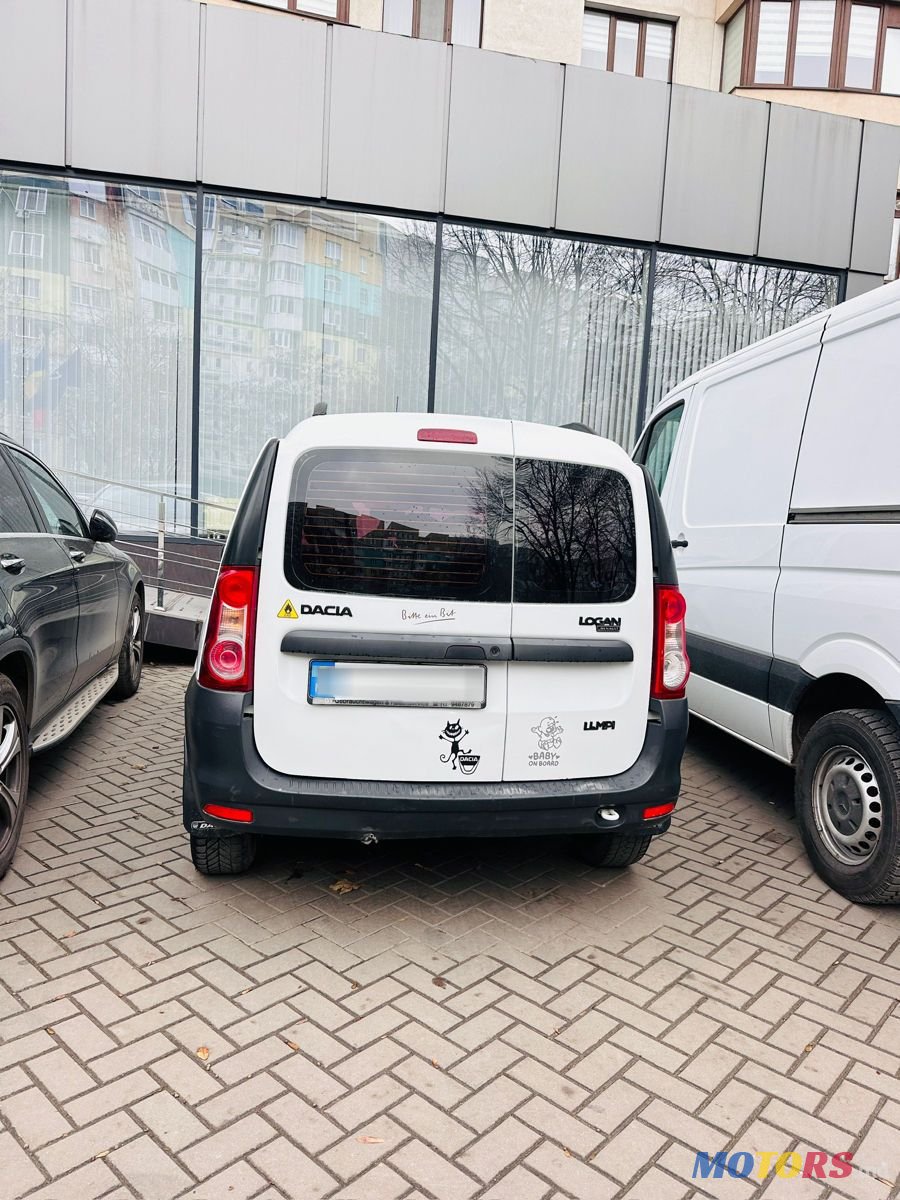 2009' Dacia Logan Mcv photo #3