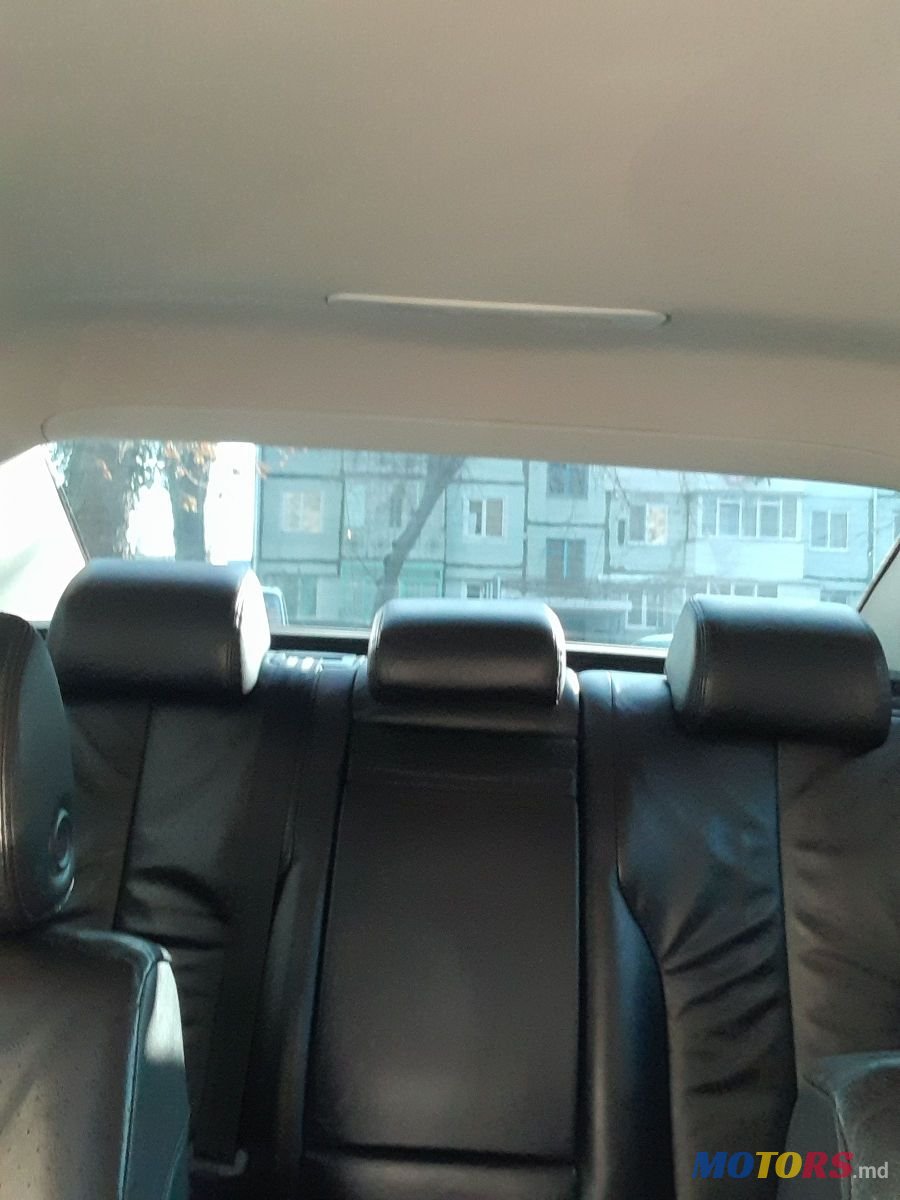 2006' Volkswagen Passat photo #5