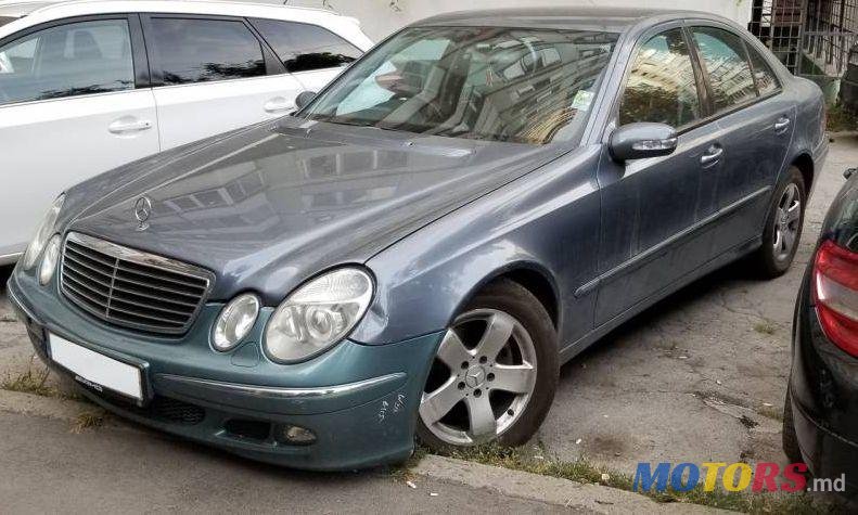 2004' Mercedes-Benz E photo #1
