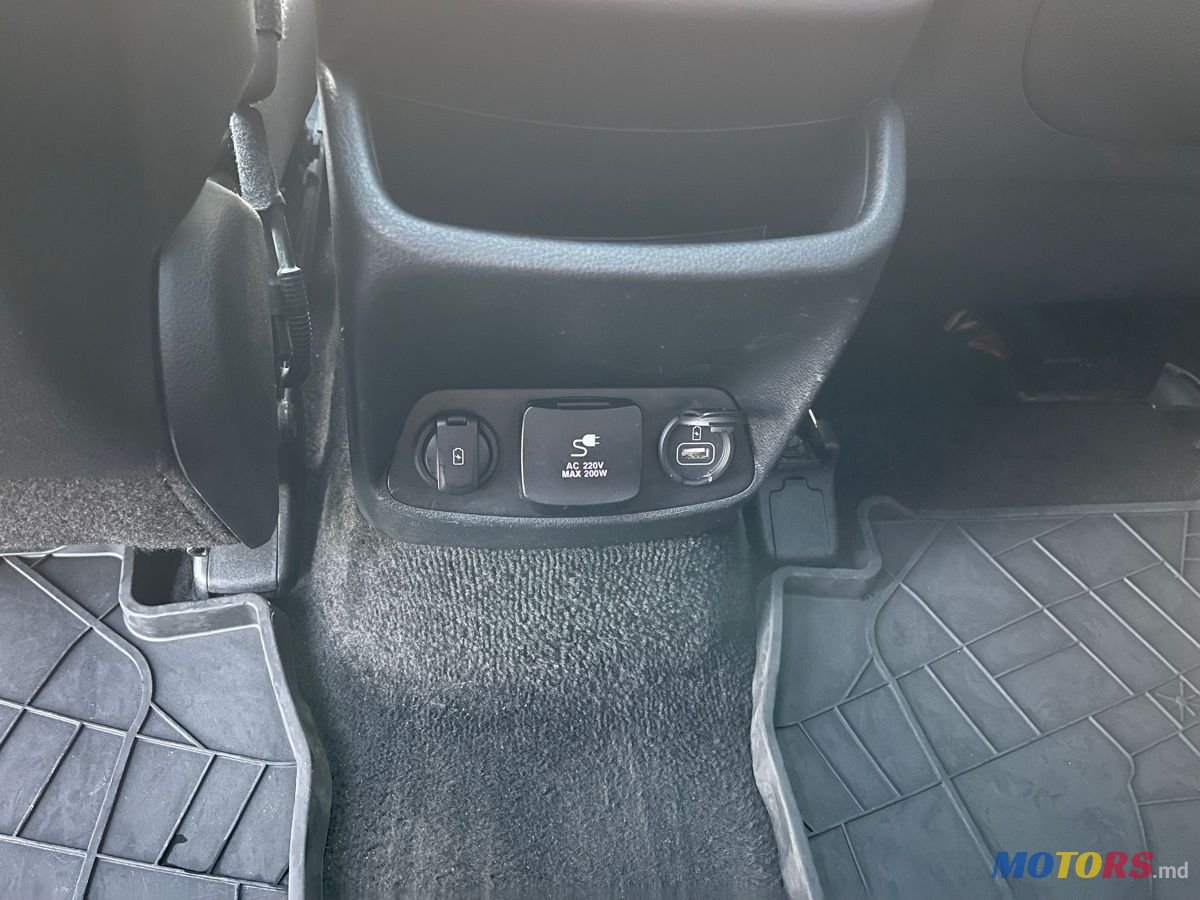 2019' Hyundai Santa Fe photo #1