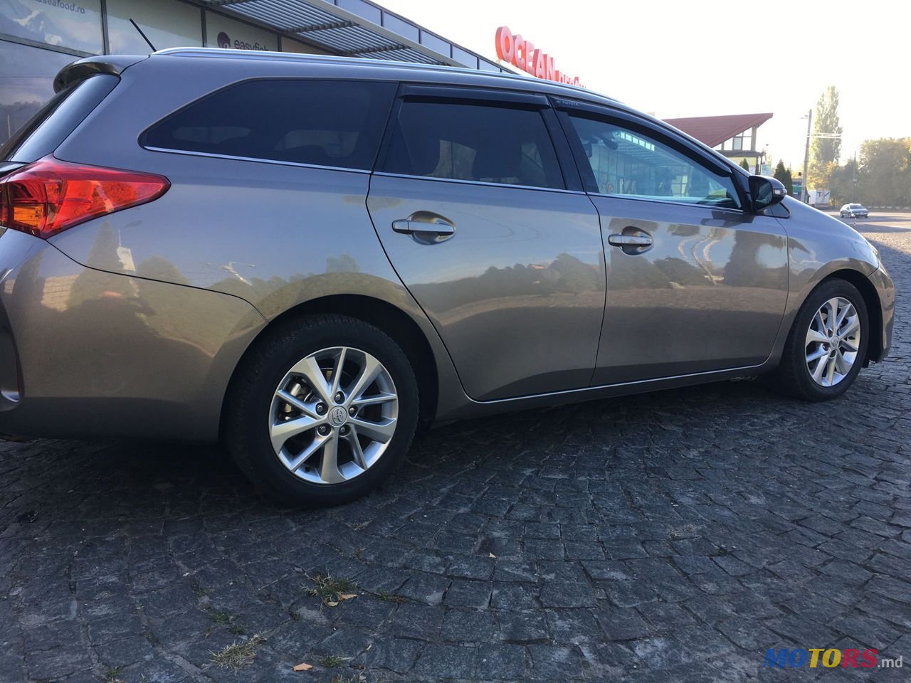 2014' Toyota Auris photo #6