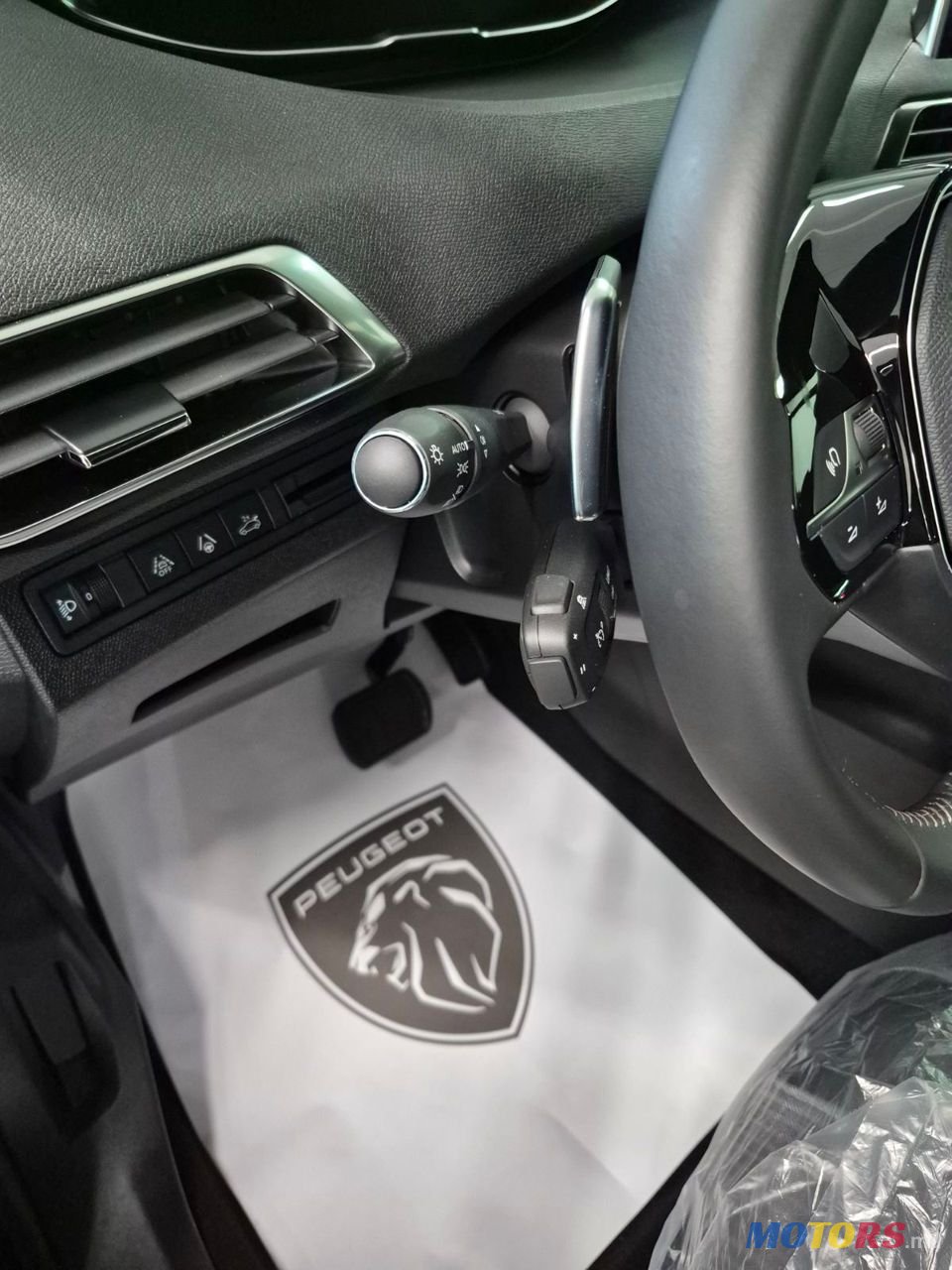 2024' Peugeot 5008 photo #5