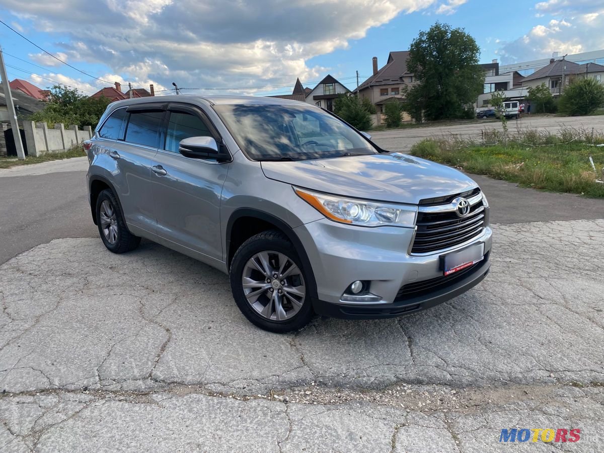 2016' Toyota Highlander photo #1
