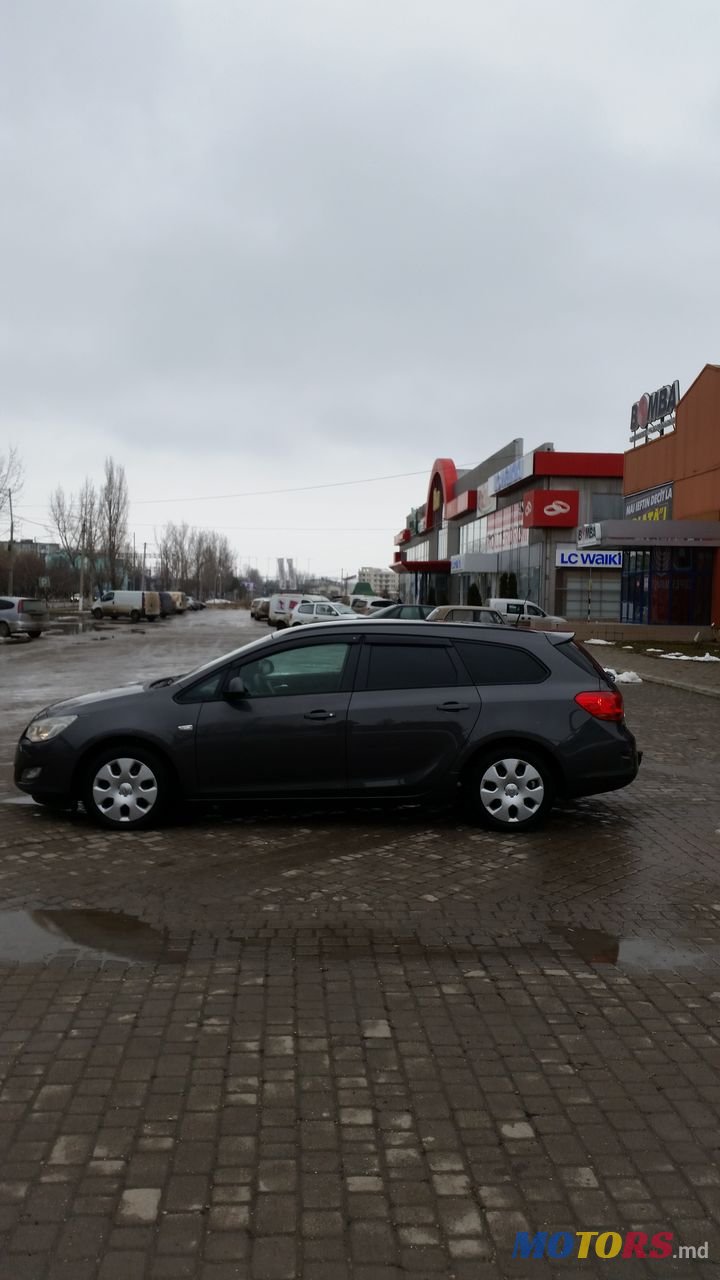 2012' Opel Astra J photo #1