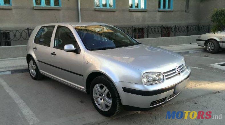 2001' Volkswagen Golf photo #1