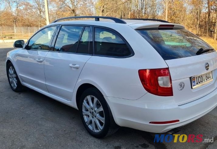 2011' Skoda Superb photo #2