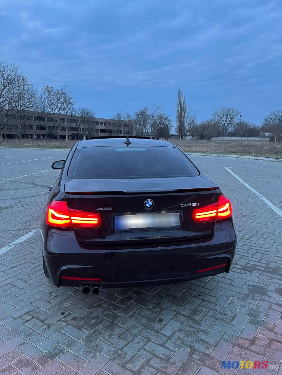 2016' BMW 3 Series photo #3