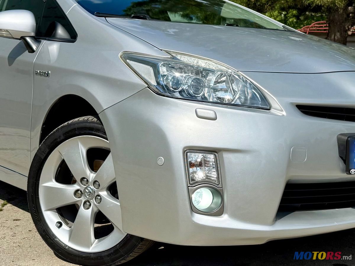 2011' Toyota Prius photo #5