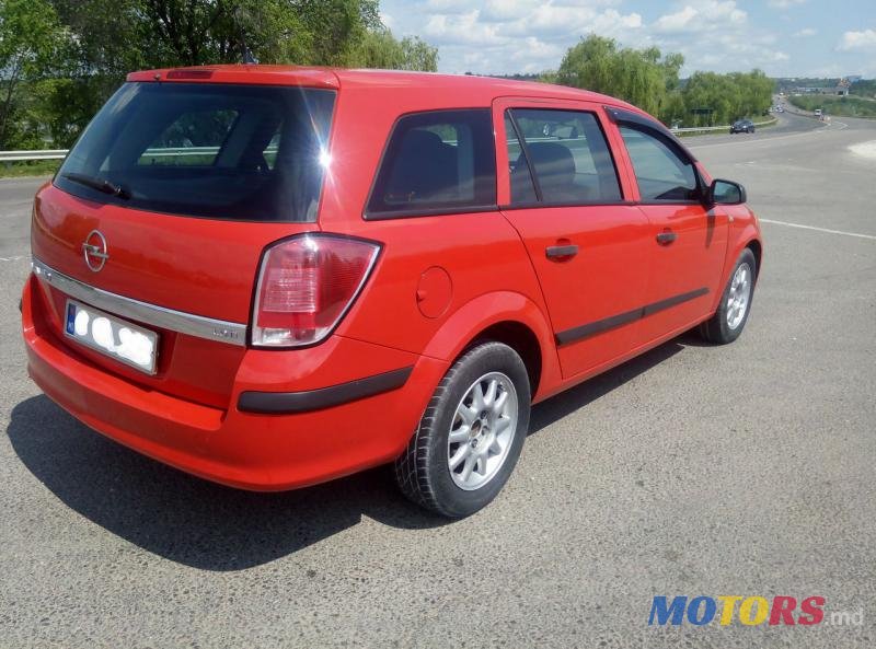 2006' Opel Astra photo #2