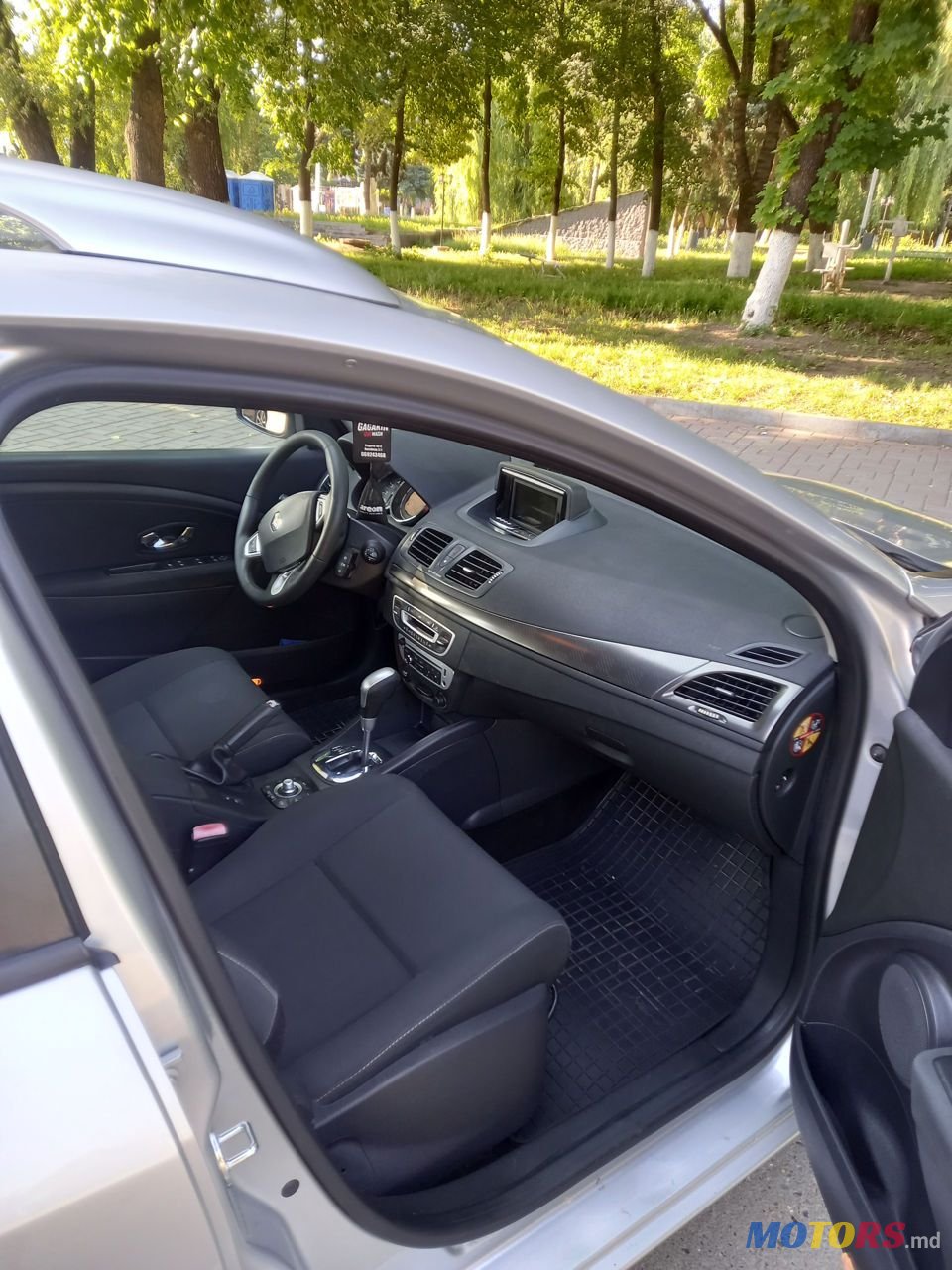 2012' Renault Megane photo #6