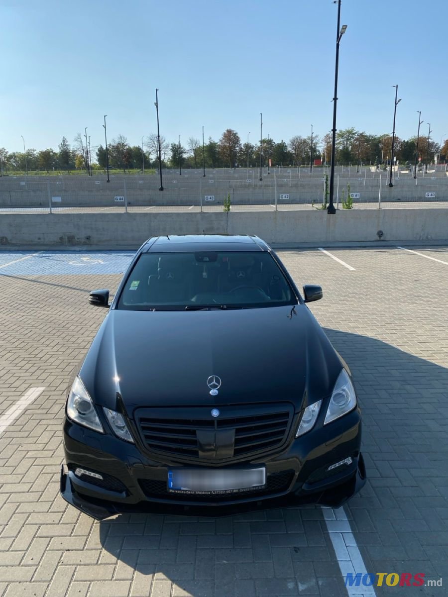 2010' Mercedes-Benz E-Class photo #4