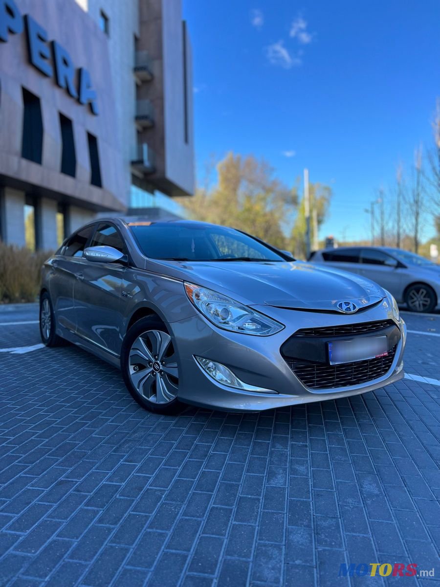 2013' Hyundai Sonata photo #1