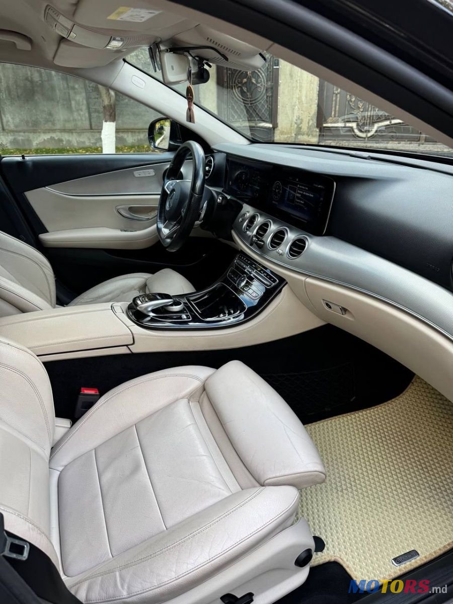 2017' Mercedes-Benz E-Class photo #6