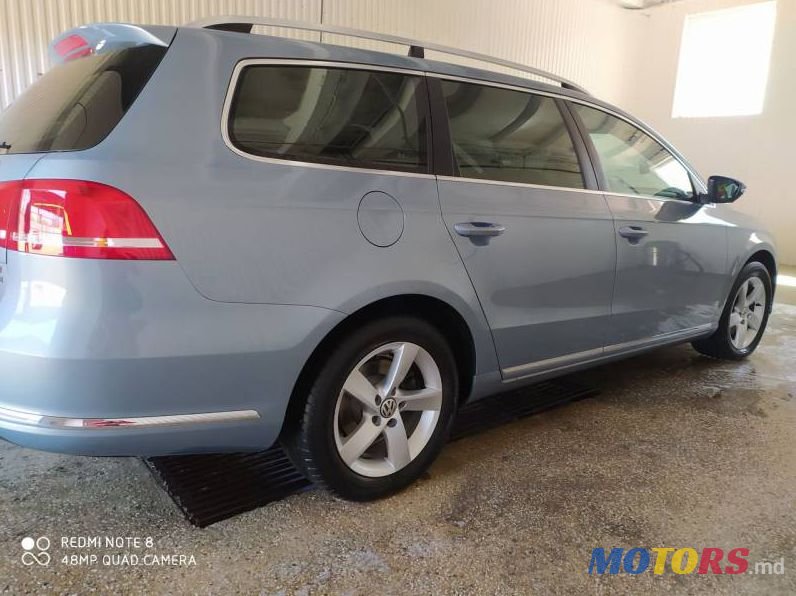 2011' Volkswagen Passat photo #1