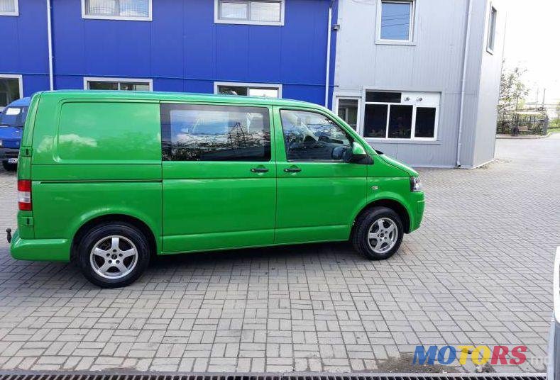 2010' Volkswagen Transporter photo #1