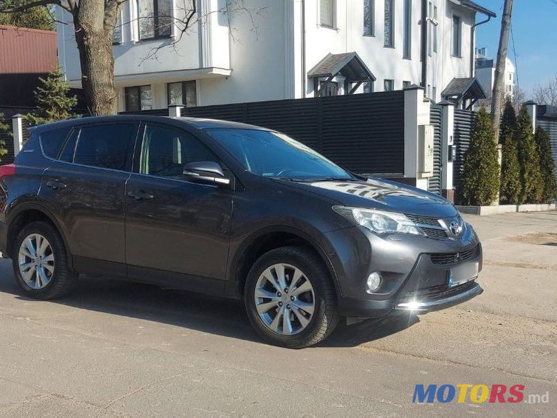 2014' Toyota RAV4 photo #5