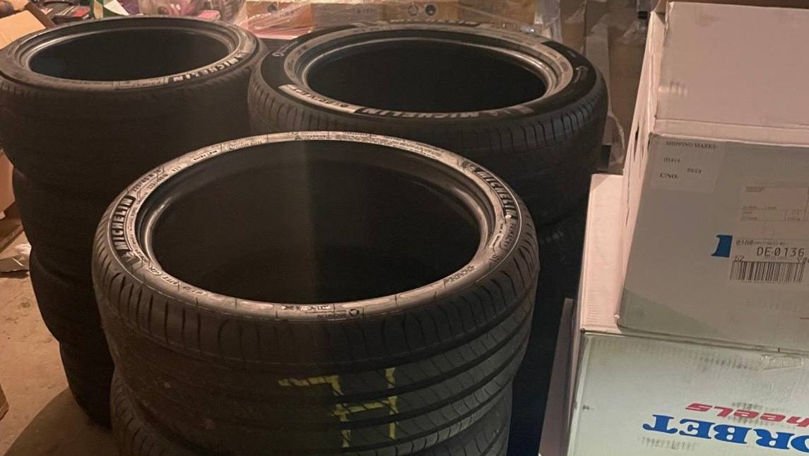 Transporta ilegal un lot comercial de anvelope: Un bărbat riscă amendă
